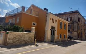 Oskar Amphitheater Apartments And Rooms With Free Parking